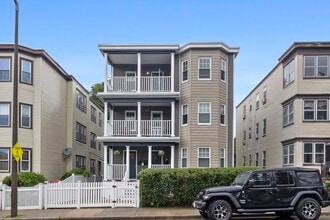 Building Photo - 588 Adams St