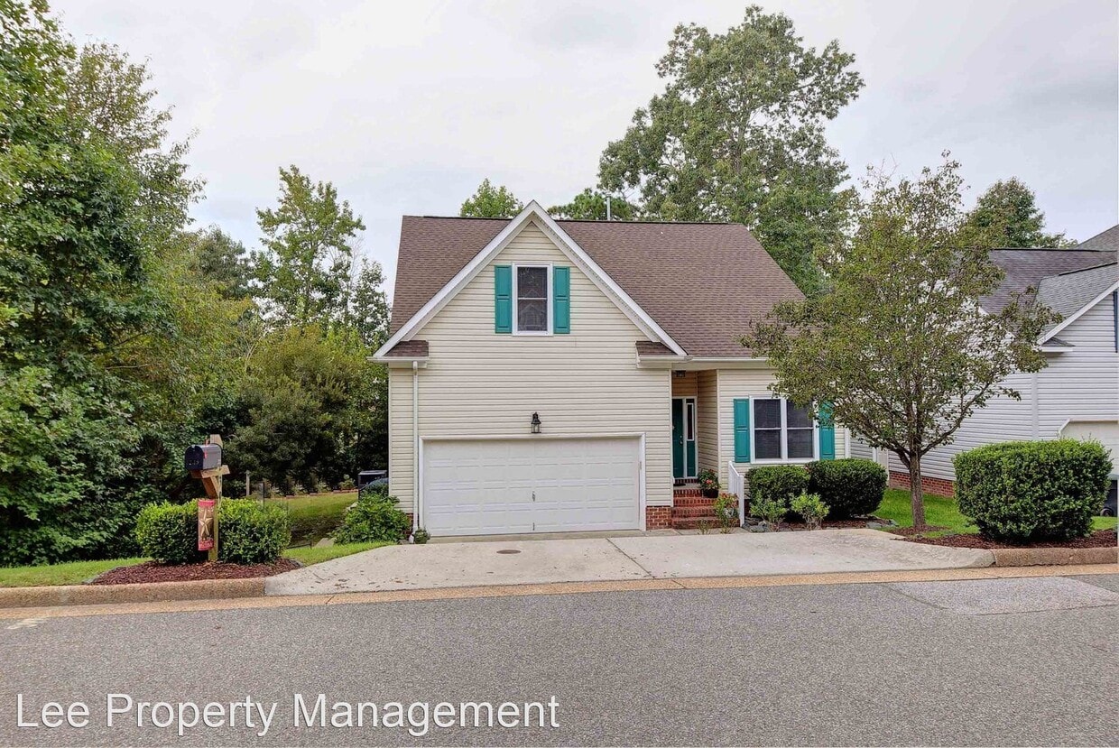 4 br, 2.5 bath House 239 Southlake Place House Rental in Newport