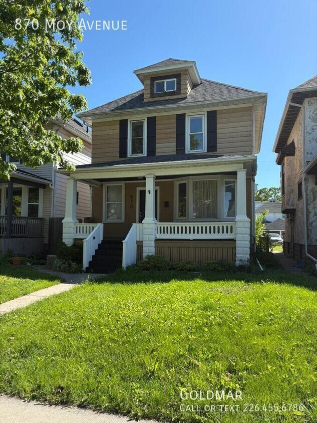Primary Photo - Large Walkerville home with finished loft,...