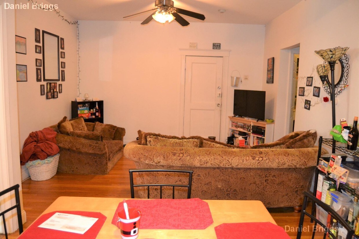 Foto principal - 35 Cummings Rd