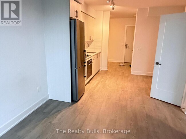 Photo du bâtiment - 2550 Simcoe St N