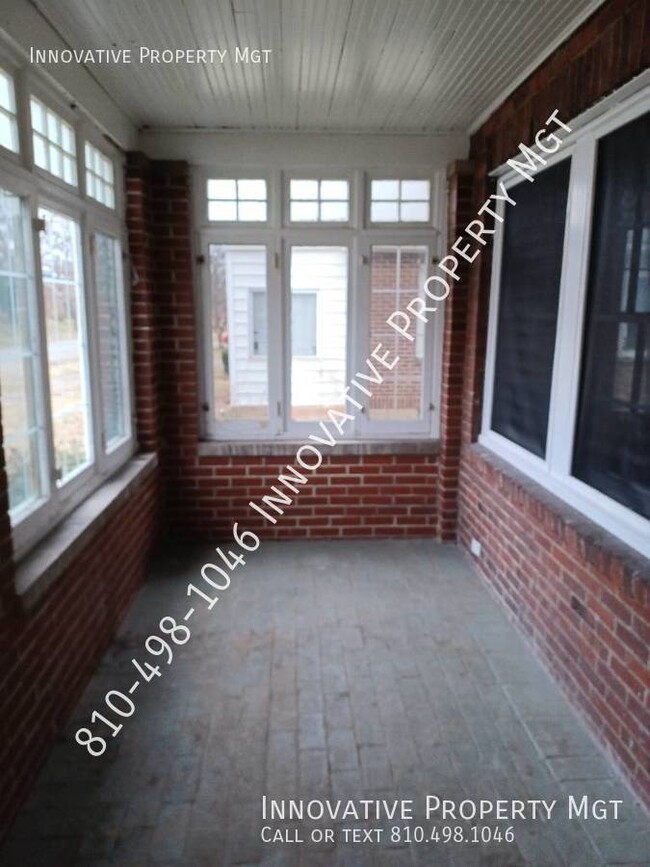 Building Photo - Move in Special! Two weeks free! Spacious ...