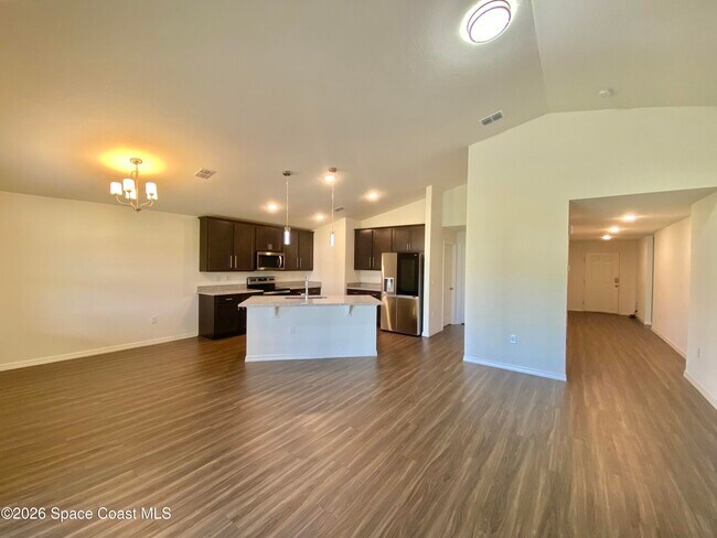 Building Photo - 1210 Dania Cir