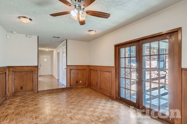 Foto del edificio - 1316 Lexington Dr