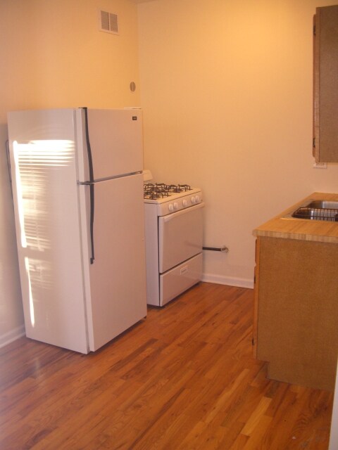 Building Photo - 6150 N Winthrop Ave