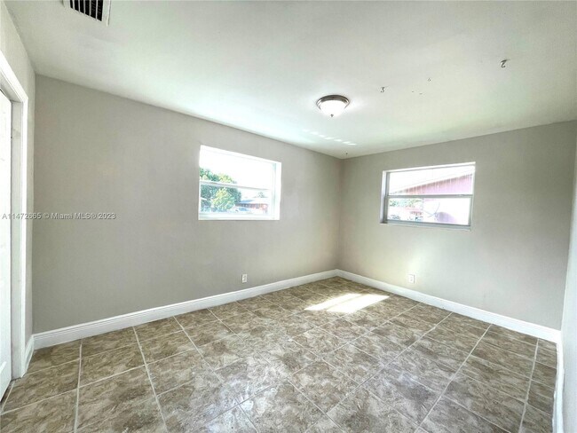 Building Photo - 1700 NW 52nd Ave