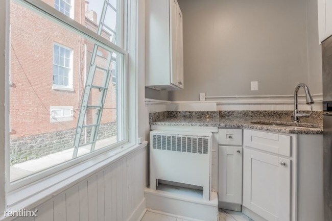 Foto del edificio - 822 Guilford Ave