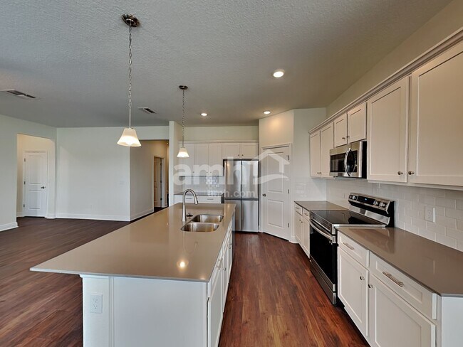 Foto del edificio - 2721 Ponds Trl