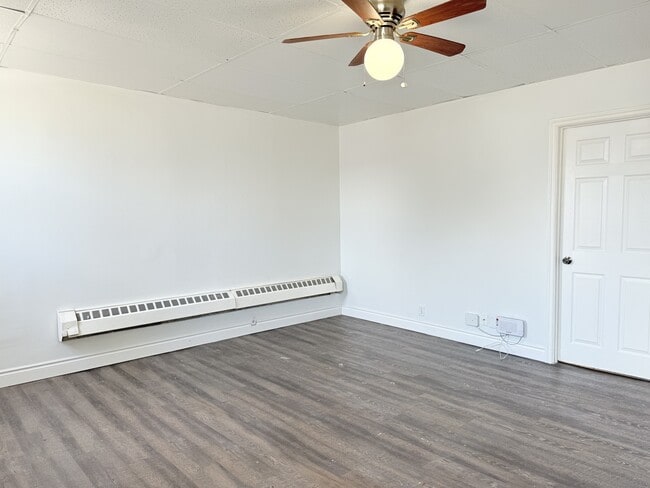 Building Photo - 581 Pierre Ave