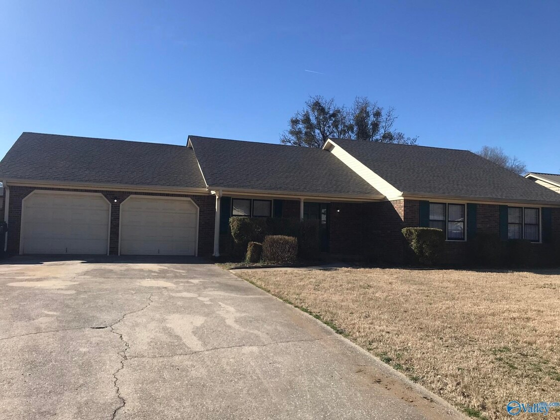 Primary Photo - 2246 Westmead Dr SW