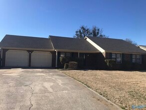 Building Photo - 2246 Westmead Dr SW