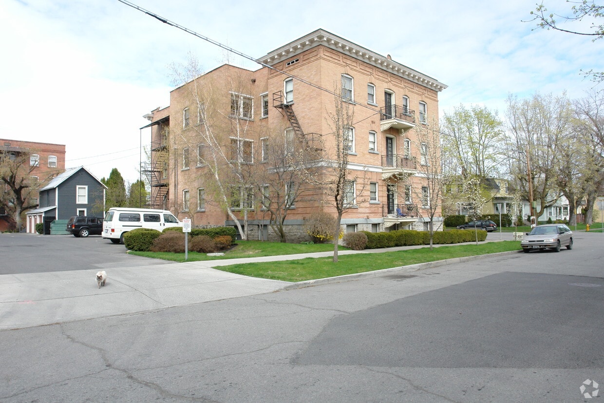 The Marlboro Apartments in Spokane, WA