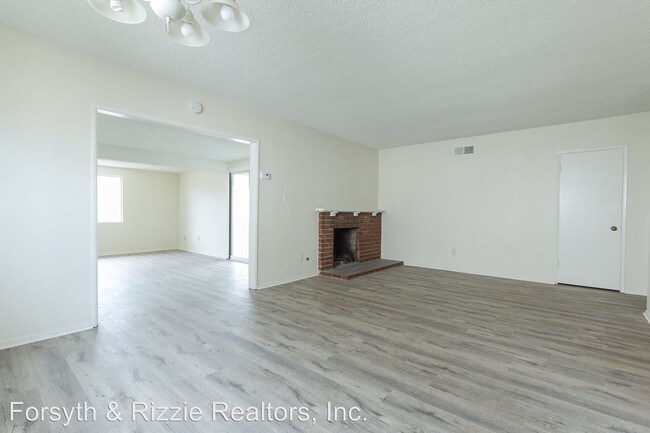 Building Photo - 3 br, 2 bath House - 3600 S. J St