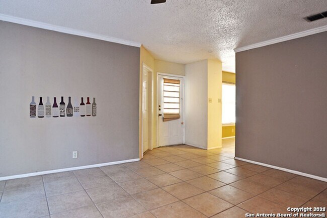 Building Photo - 4 Bed 2 Bath home in Hunters Chase Subdivision
