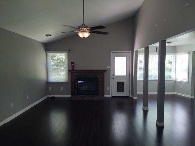 Foto del edificio - 1921 Shepherds Gate