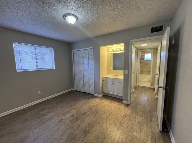 Foto del edificio - 5324 Westchase Ct