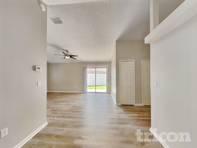 Foto del edificio - 4350 Jillian Dr