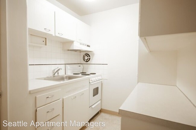 Building Photo - 1415 NE 52nd St