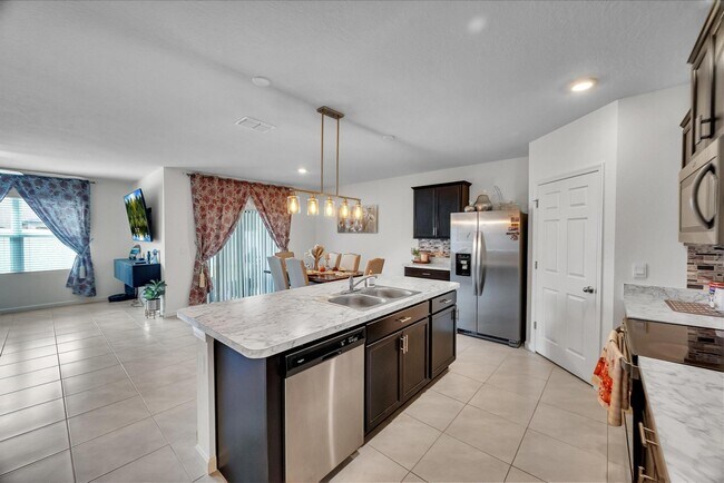 Building Photo - 5306 Entertainment Way