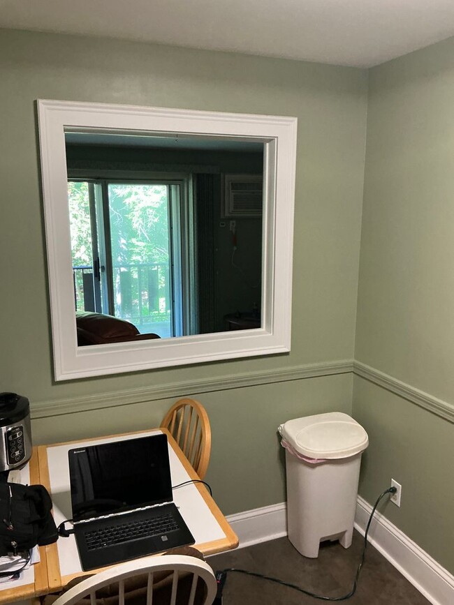 Building Photo - Large 2 bedroom 2 bathes condo