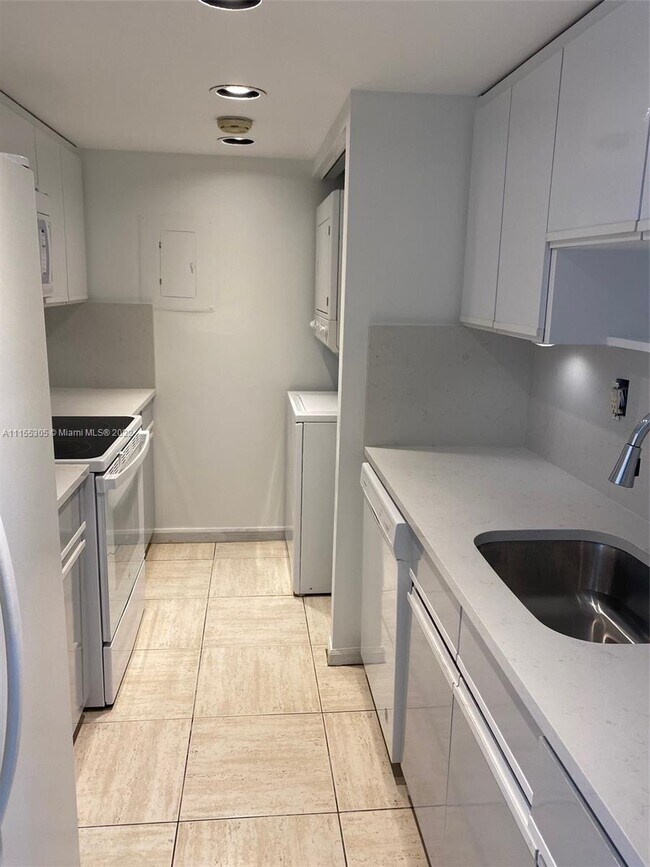 Building Photo - 255 Galen Dr