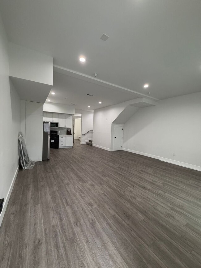 Foto del edificio - 6905 Ben Ave