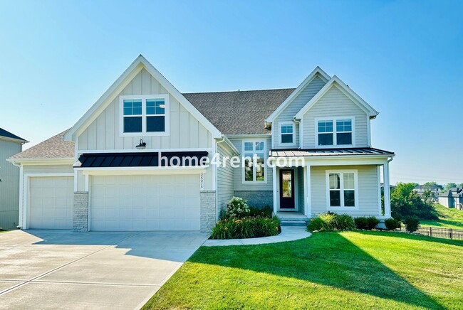 Building Photo - Exceptional Olathe Home in the Cedar Creek Subdivision w/ Wood Floors and a Finished Basment!