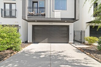 Building Photo - 3705 Creekmont Grn Ln