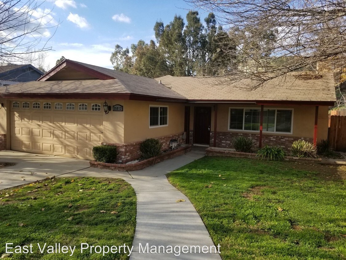 Primary Photo - 35812 Grandview Dr
