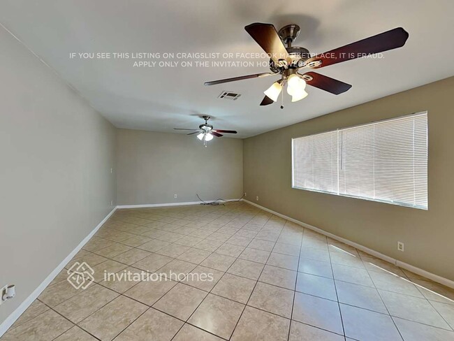 Foto del edificio - 3429 W Charter Oak Rd