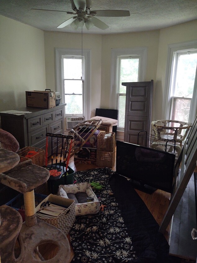 717 W S St Unit 2, Kalamazoo, MI 49007 717 W S St Kalamazoo, MI