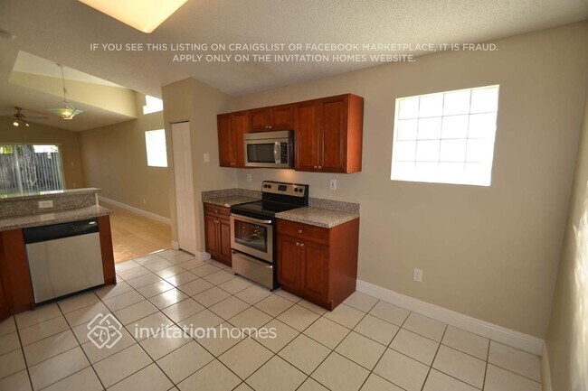 Foto del edificio - 17132 NW 11th St
