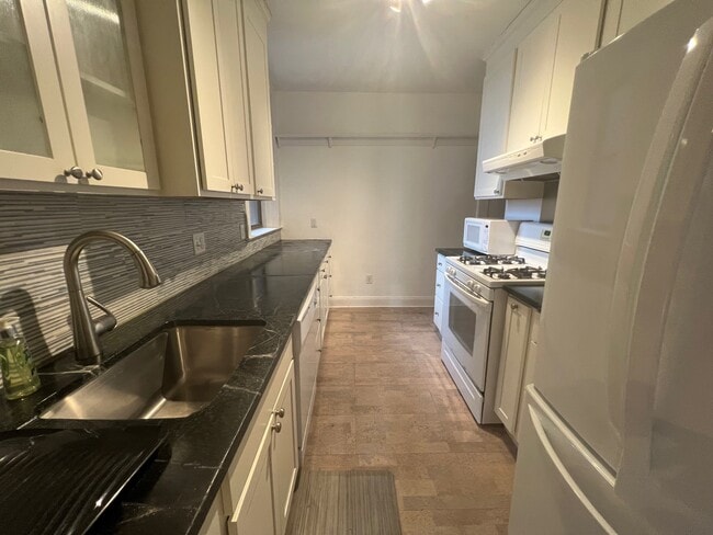 Building Photo - 10 Jamaicaway