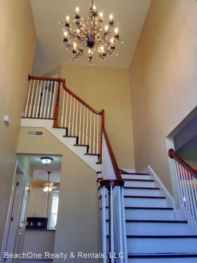 Building Photo - 4 br, 2.5 bath House - 3848 Waterford Circle