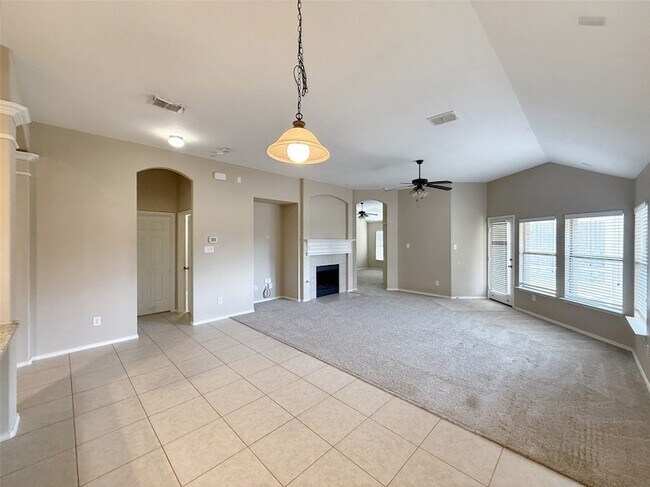 Foto del edificio - 1713 Lake Way Dr