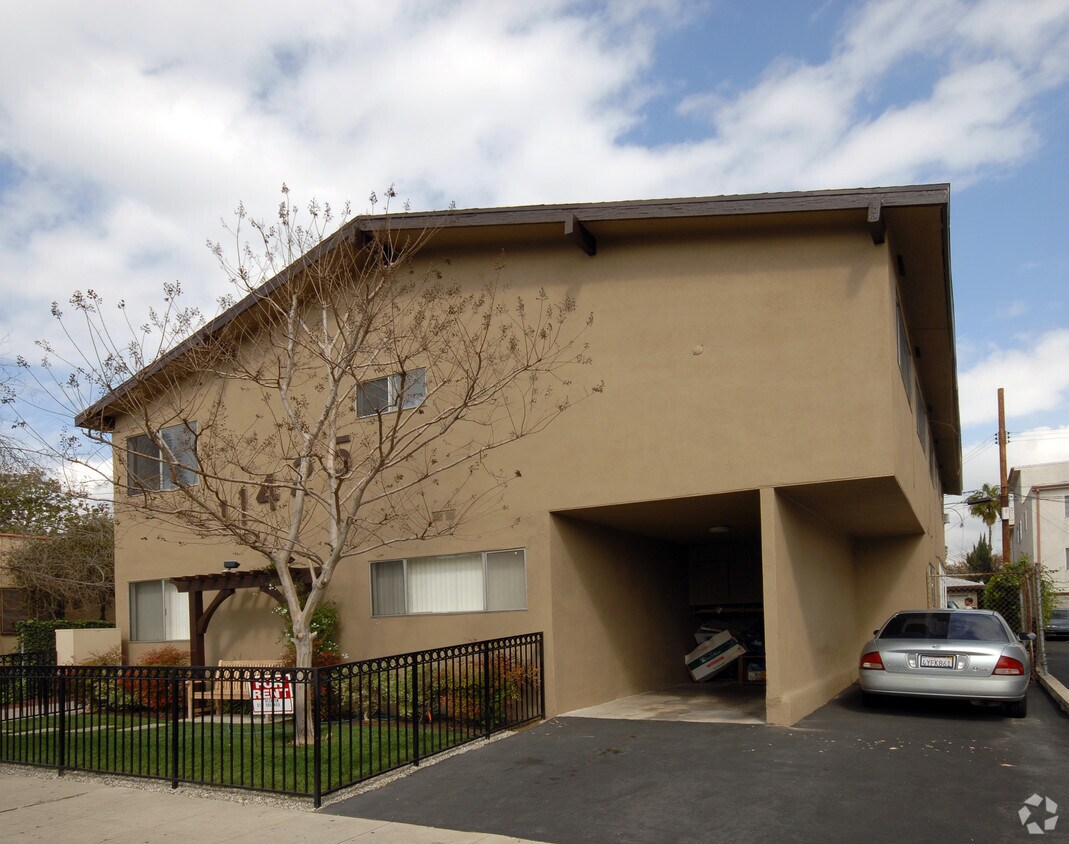 Building Photo - 11425 Cumpston St