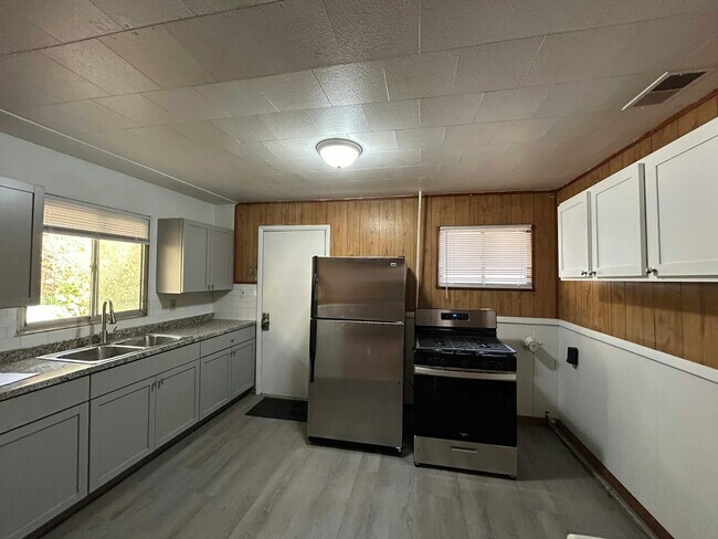 Foto del edificio - 15907 Knight