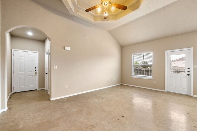 Foto del edificio - Nice 3 Bedroom Duplex Located In New Braun...