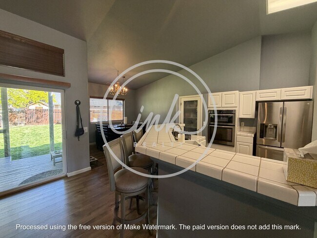 Foto del edificio - Beautiful 4 Bedroom Home in Carson City
