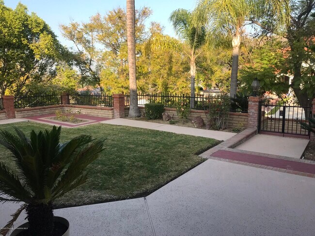 Building Photo - 1129 Promontory Pl