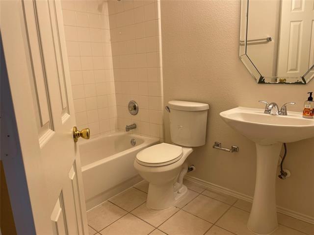 Building Photo - 8200 Spring Ridge Dr