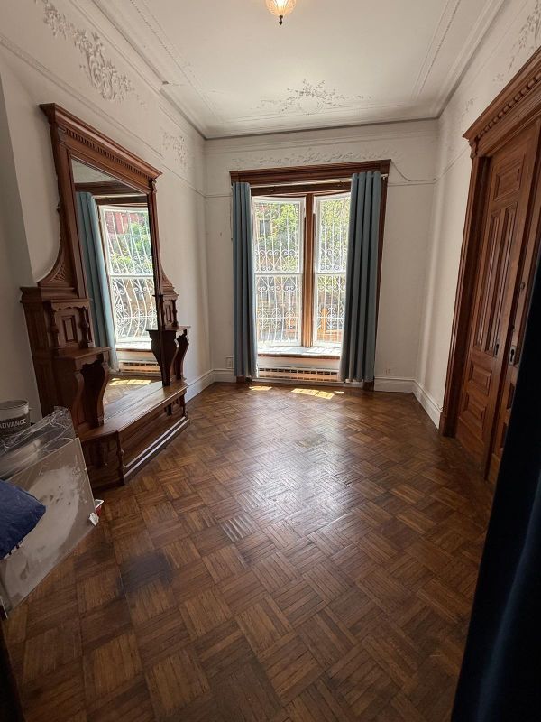 Building Photo - 67 W 83rd St