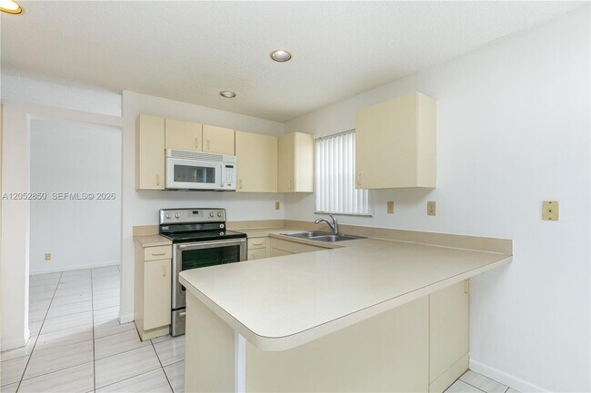 Foto del edificio - 2592 W Saratoga Dr