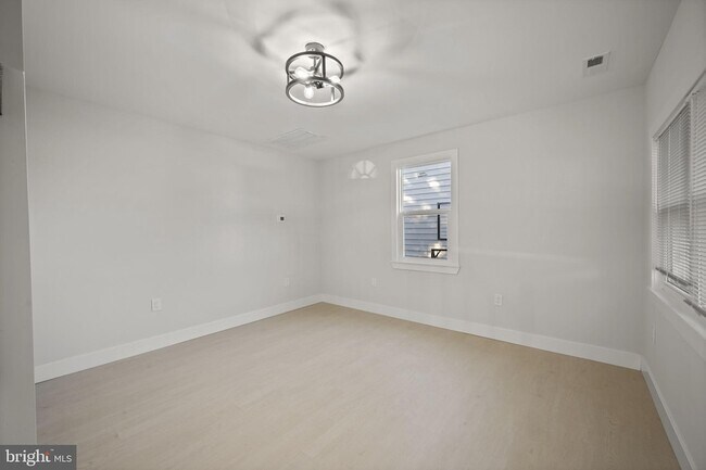 Foto del edificio - 821 S Woodlynn Rd