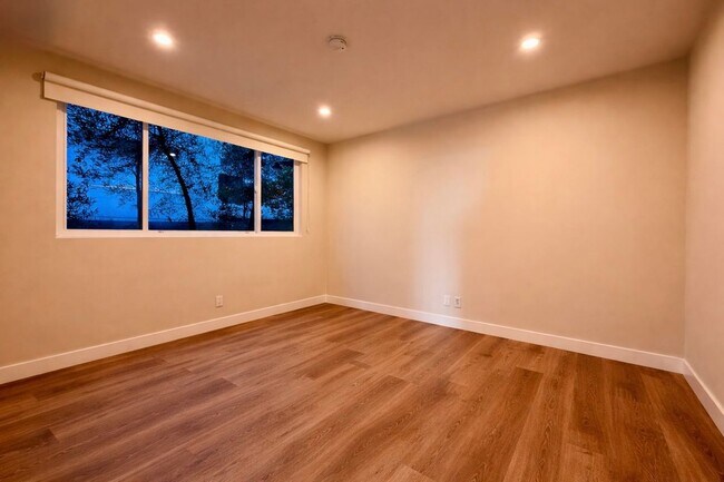 Foto del edificio - 1427 N Vista St