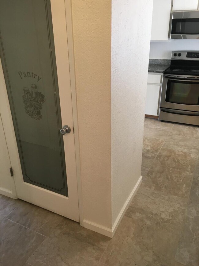 525 Peerless Way Unit 13, Tracy, CA 95376 Condo for Rent in Tracy, CA