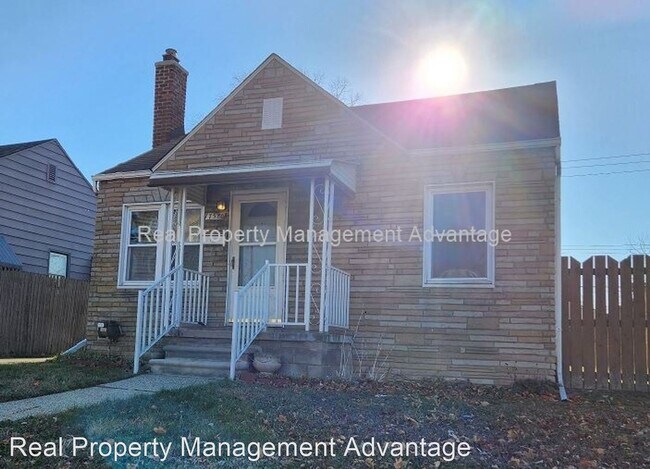 Building Photo - 2 br, 1 bath House - 7580 Wood Ave.