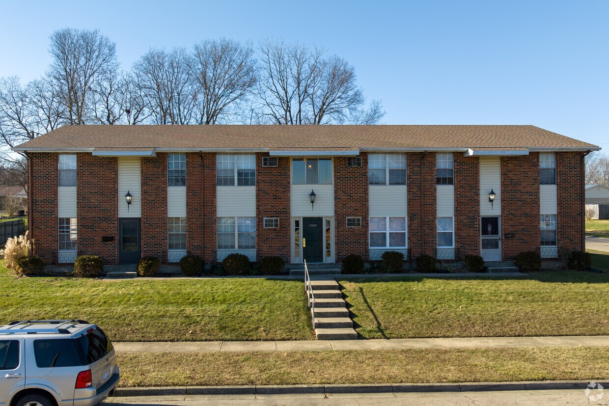 1290 Sanlor Avenue Apartments in West Milton, OH