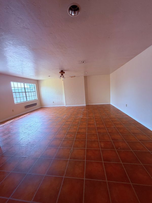 Foto del edificio - 1235 W Ontario St