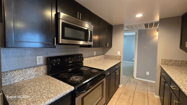 Foto del edificio - Stylish 1Bed/1Bath Condo in Prime Location!